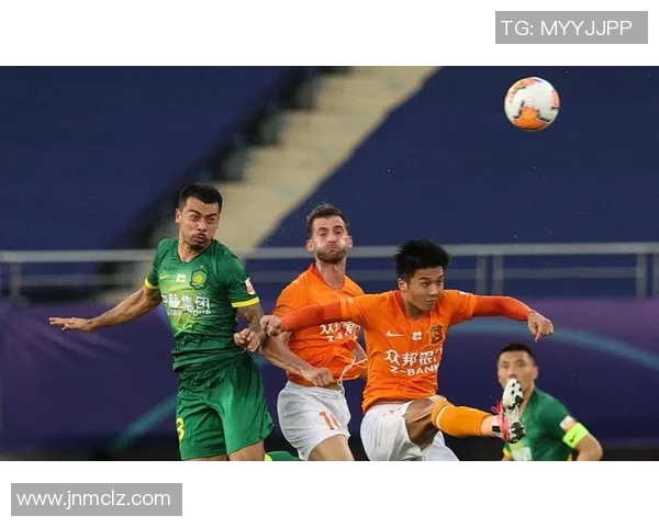 上海足球队速度之争引发热议球迷观点各异谁能说服谁