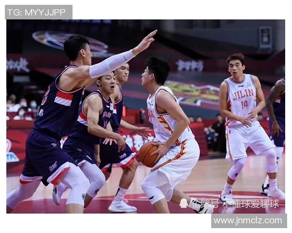 广州篮球队防守表现分析与改进建议探讨