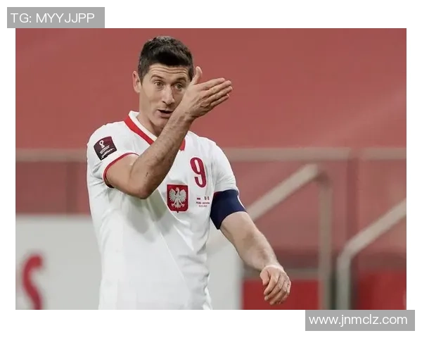 足球巨星背后的力量揭秘：那些辉煌俱乐部的故事与成就