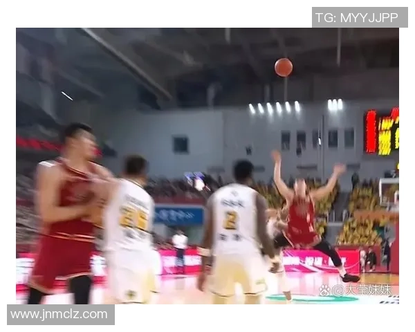 足球明星中谁的篮球水平最为出众引发球迷热议与讨论 足球明星中谁的篮球水平最为出众引发球迷热议与讨论