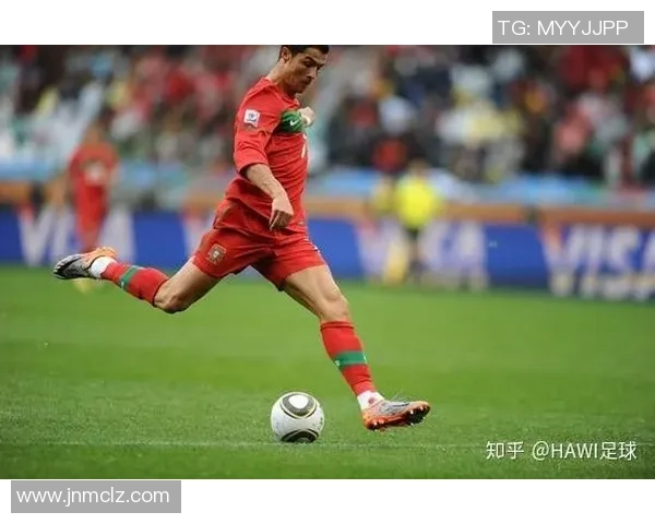 足球巨星远程射门精彩瞬间集锦展现绝佳技术与力量 足球巨星远程射门精彩瞬间集锦展现绝佳技术与力量