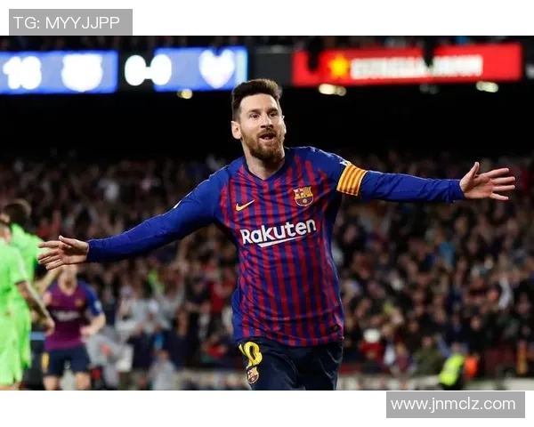 足球明星进场时的优雅步伐与魅力瞬间尽在此图集展示